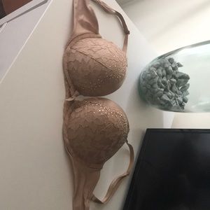 32D Victoria’s Secret Bombshell Push-Up Bra